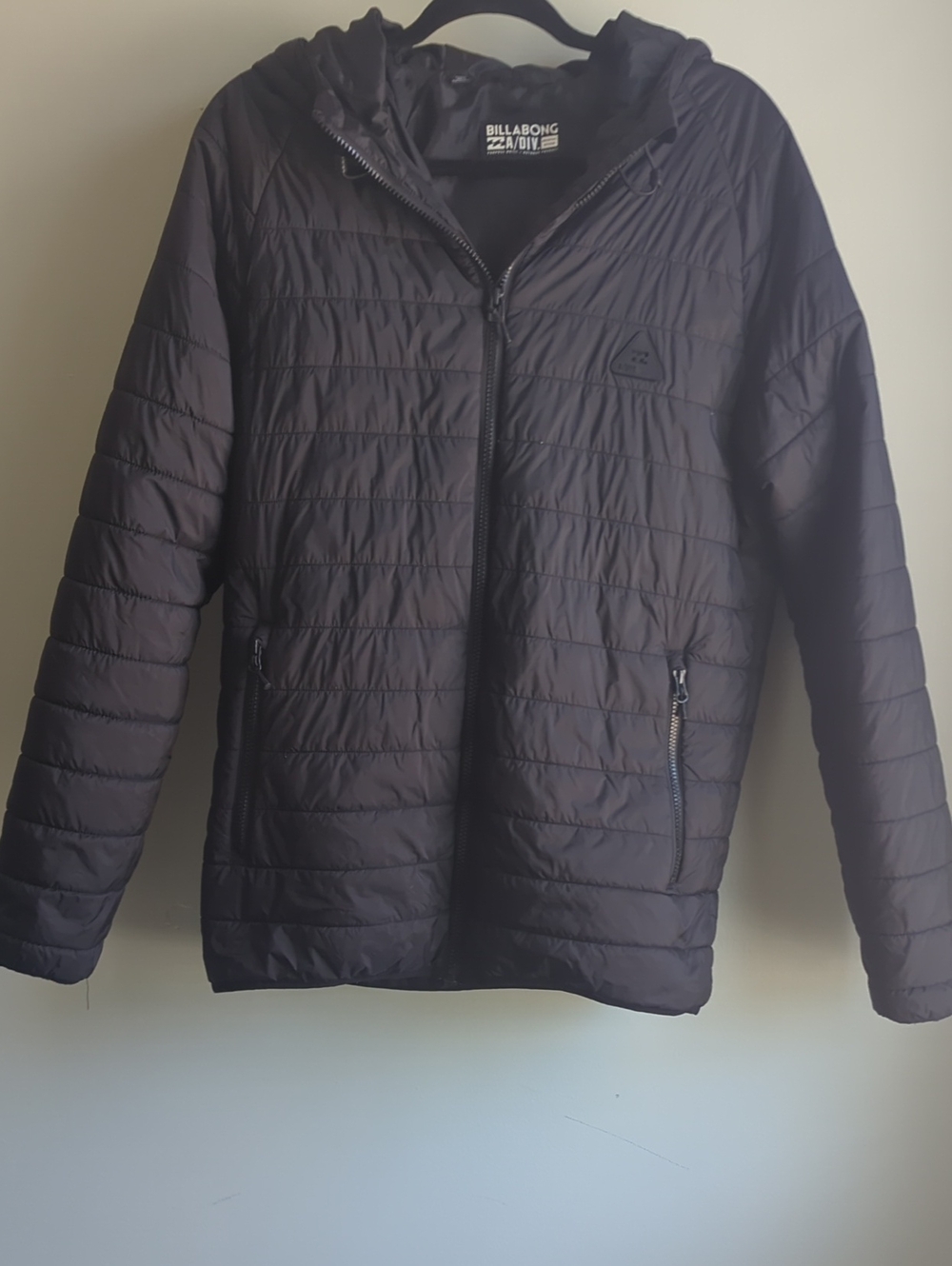 Billabong Quilted Hooded Puffer Jacket. Size Medium***